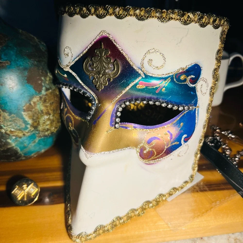 Elegant & Mysterious Multicolor Masquerade Face Mask. Nwot